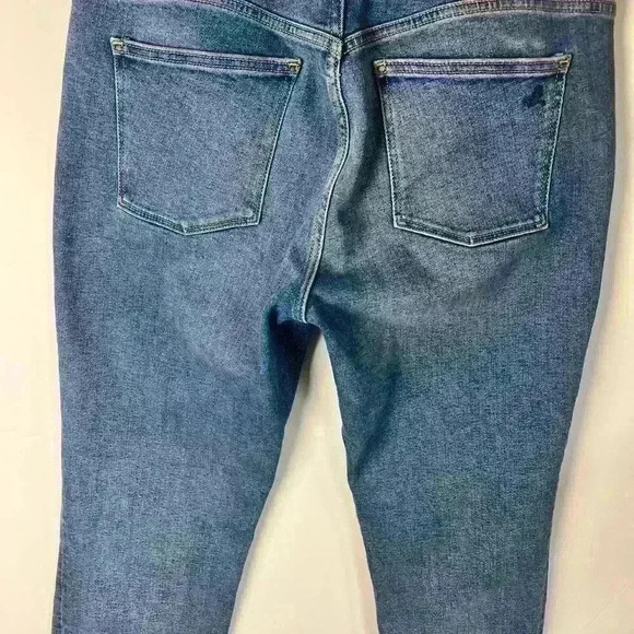 DL1961 Two-Tone Denim Jeans with Frayed Edges - Picture 7 of 8